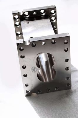 ποιότητας  200mm To 400mm Extrusion Screw Barrel Extruder Barrel For Co Rotating εργοστάσιο