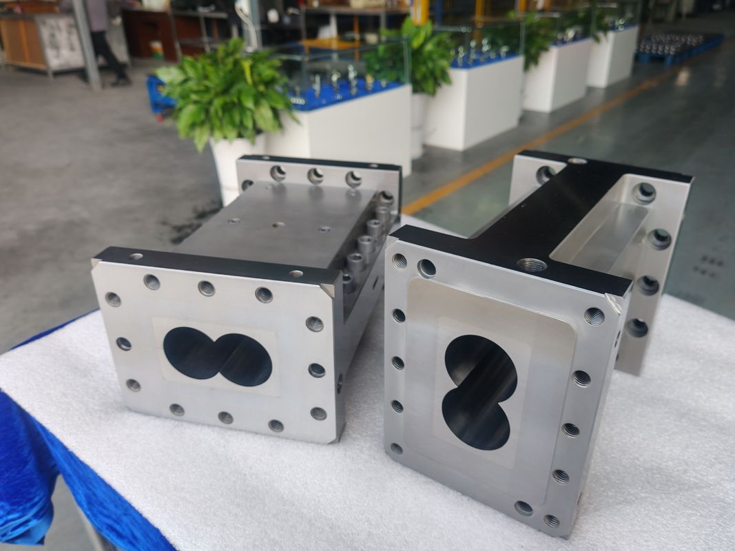 Υψηλής ακρίβειας OEM Twin Screw Extruder 0,05 mm Tolerances και 50 βαρέλια για πλεονέκτημα